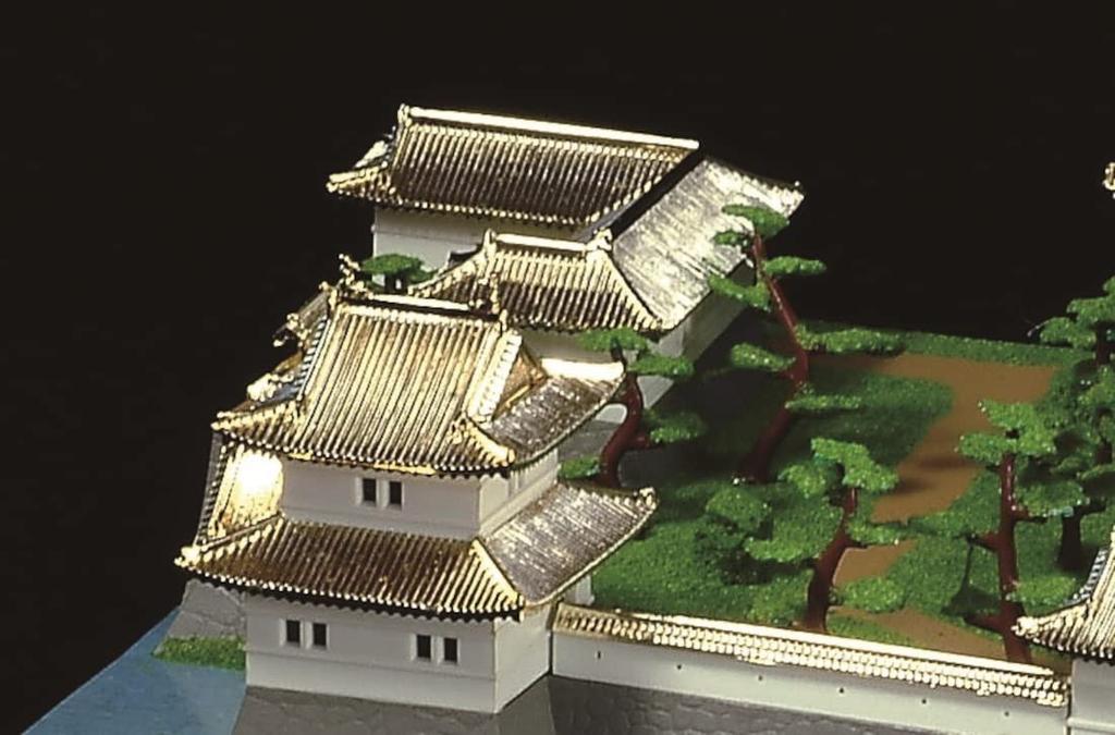Знаменитый замок Doyusha Deluxe Gold Edo Castle Пластиковая модель 1/350 Япония DG-4