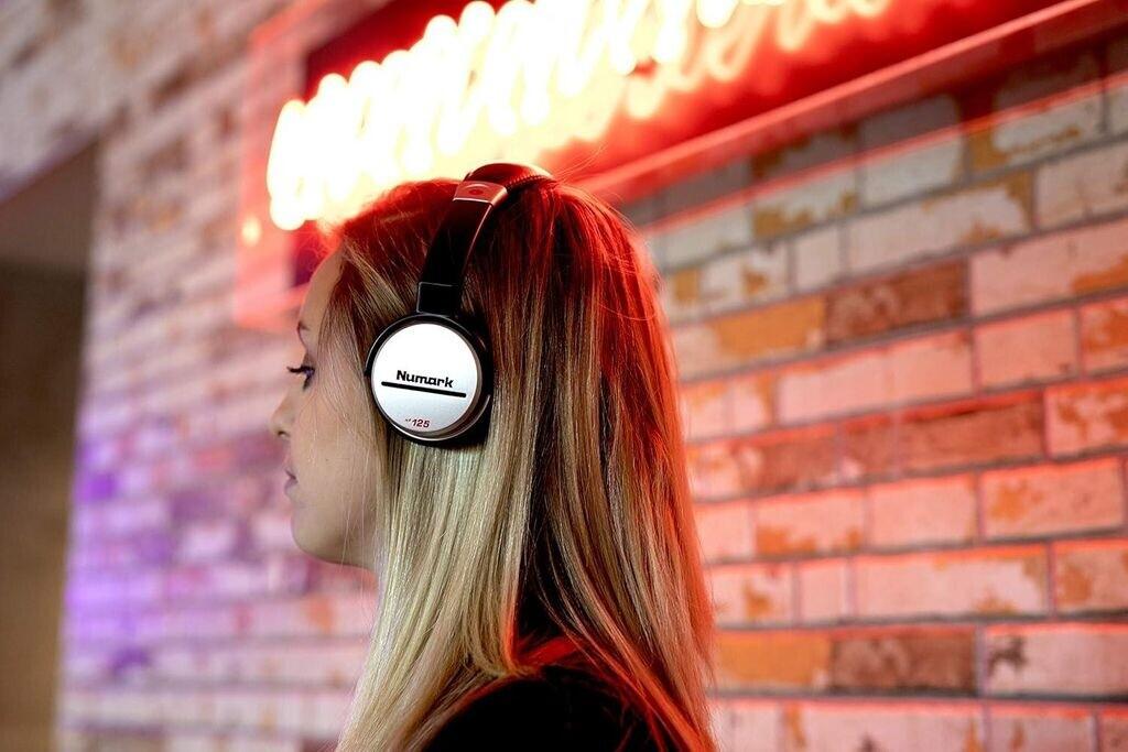 Наушники Numark HF125