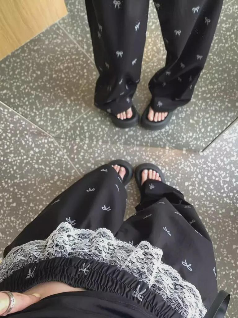 Женские повседневные широкие брюки с высокой талией и кружевными вставками - Коллекция Лето/Осень 2024