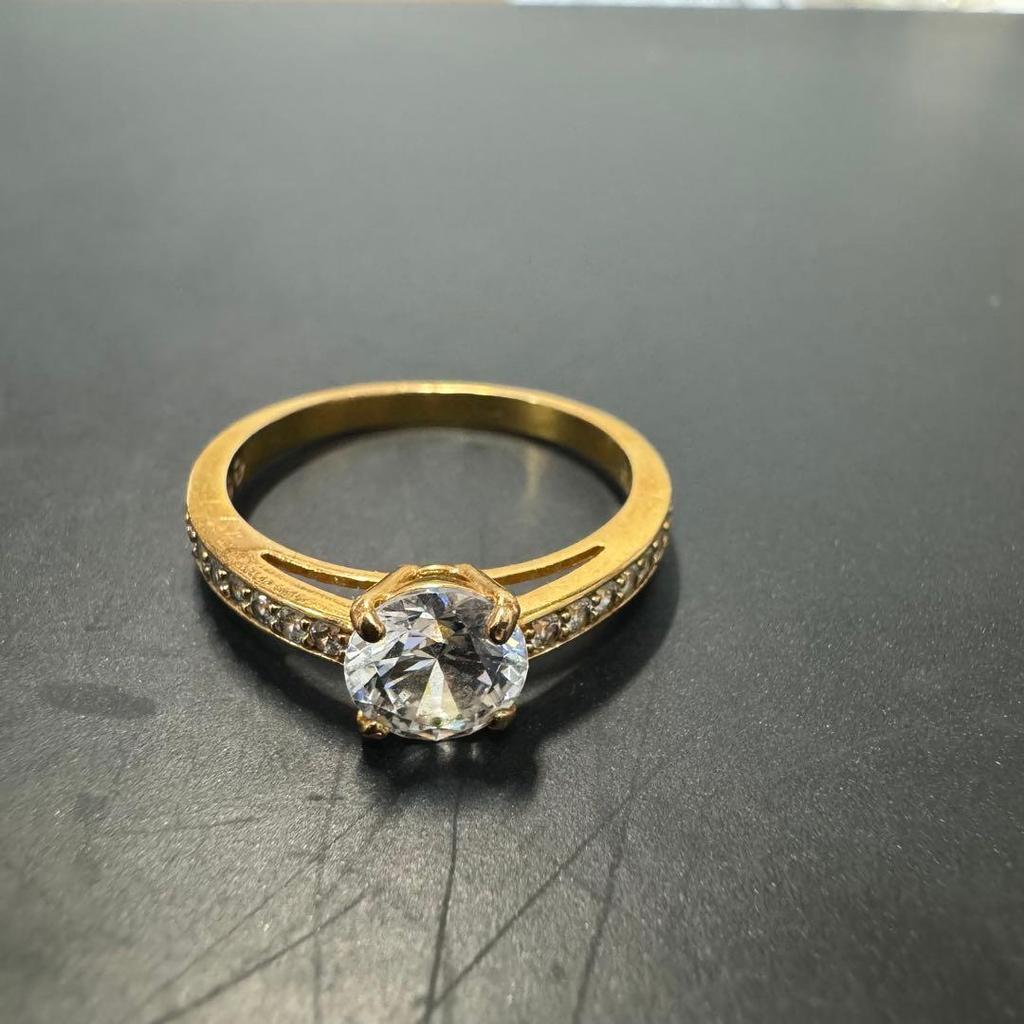 Swarovski gold color stone ring beautiful item