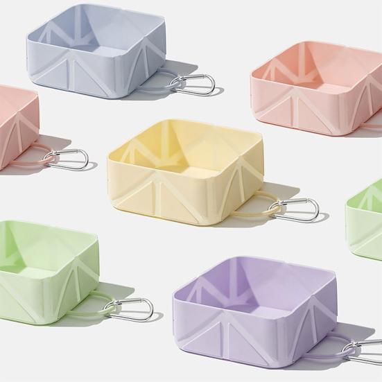 Силиконовая складная миска для домашних животных, портативная кормушка для собак 500 мл, нескользящая квадратная миска для кормления с карабином, многофункциональная дорожная миска для собак