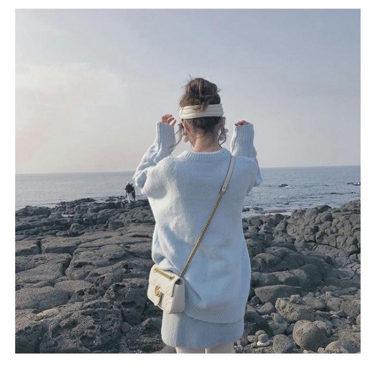 Женский мягкий голубой свитер фуфу: Свободный пуловер из воскового трикотажа для осени и зимы