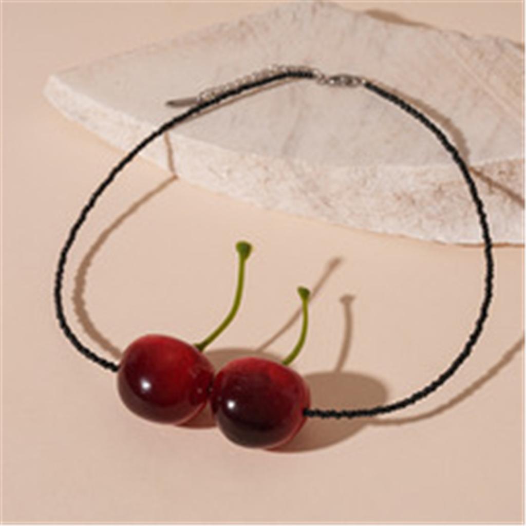 Ожерелье с подвеской в виде вишни, женское милое ожерелье, игривое ожерелье со стеклянной текстурой для повседневной носки или особых случаев