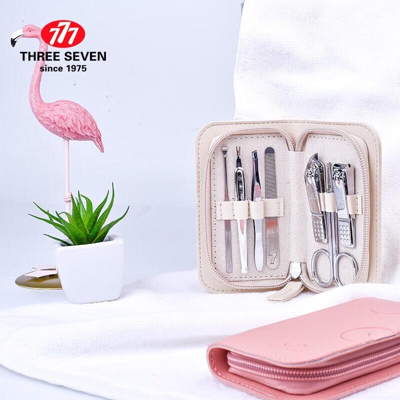 777 Three Seven 7-Piece Manicure Set