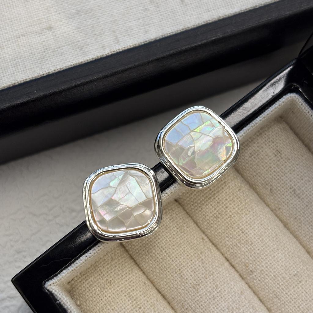 Высококлассные французские ретро серьги-ракушки, женские геометрические овальные темпераментные, нишевые и холодные, преувеличенные серьги, легкая роскошь