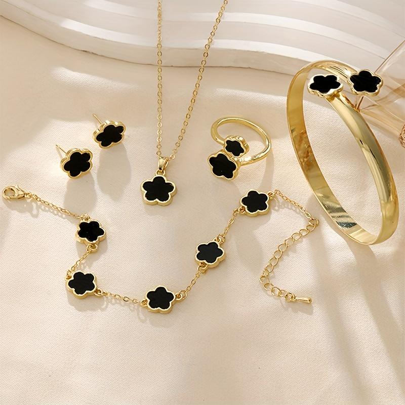 Elegant 5-piece Lucky Clover Jewelry Set - Necklace, Earrings, Ring, Bracelet, and Bangle - Zinc Alloy, Perfect for a Casual Outfit or As a Gift!