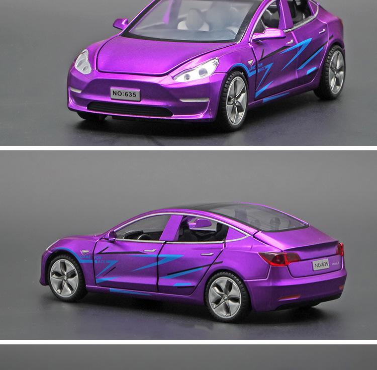 1:32 Tesla Model 3 Alloy Toy Car with Light & Sound Effects, Pull-Back Action.