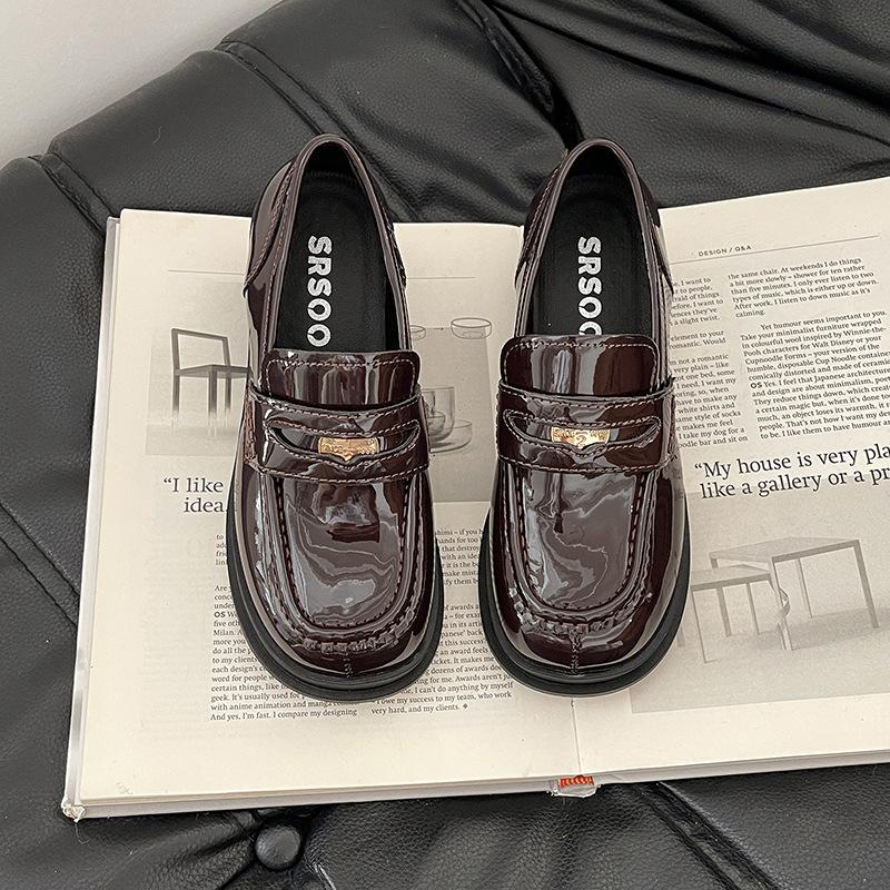 Fashion Retro High-heeled Women's Loafers Autumn and Winter Simple Commuting Fashion Thick-heeled Small Leather Shoes Shallow Single Shoes Tide