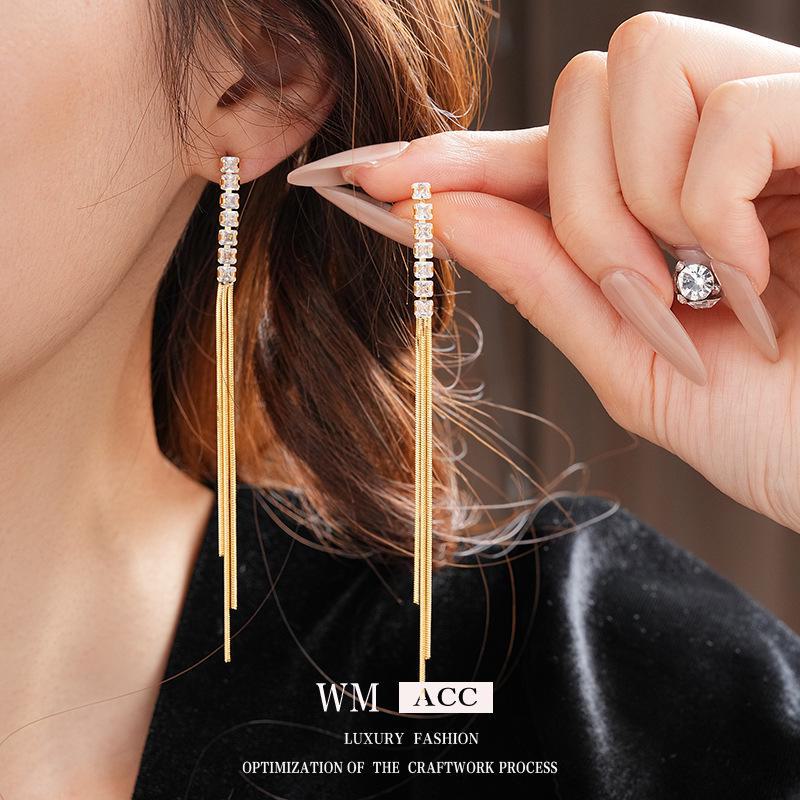 Gold-Plated Silver Needle Zircon Tassel Earrings – Fashionable, Versatile, Lightweight, Luxury Commuter Earrings for Women