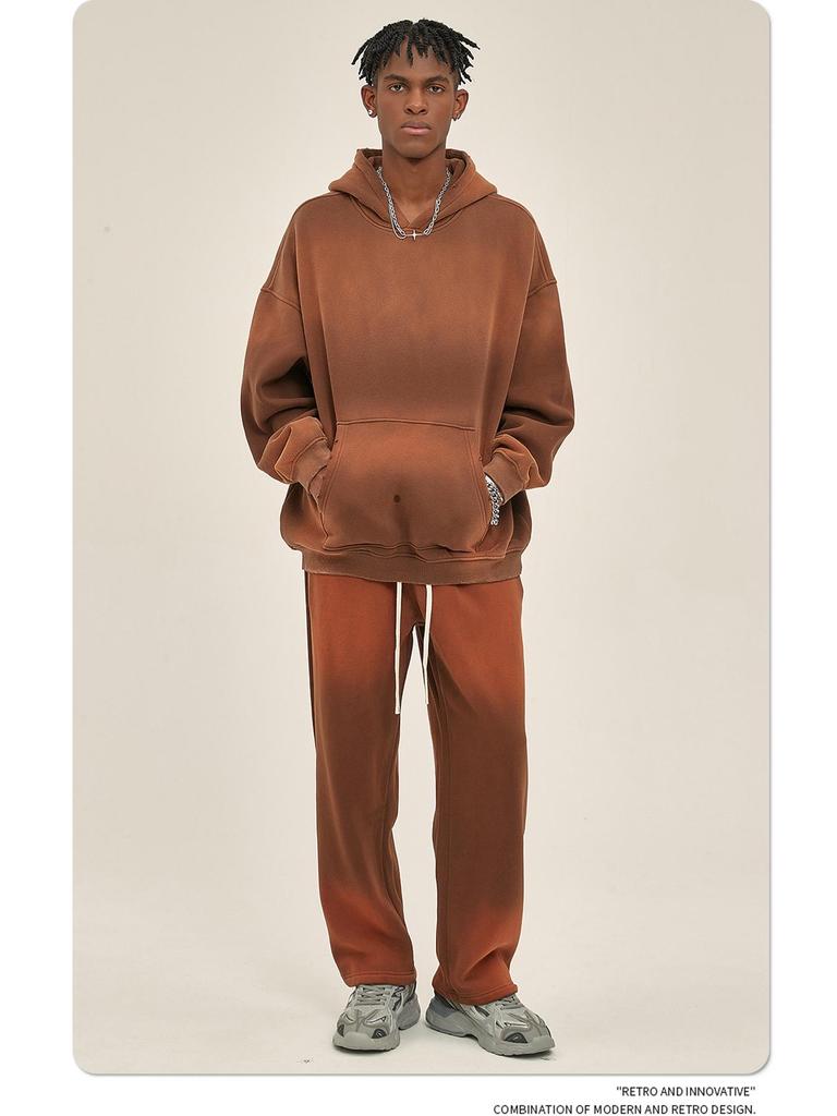 Комплект худи и спортивных штанов с эффектом потертости и градиентной окраской - Ретро уличный тренд для пар