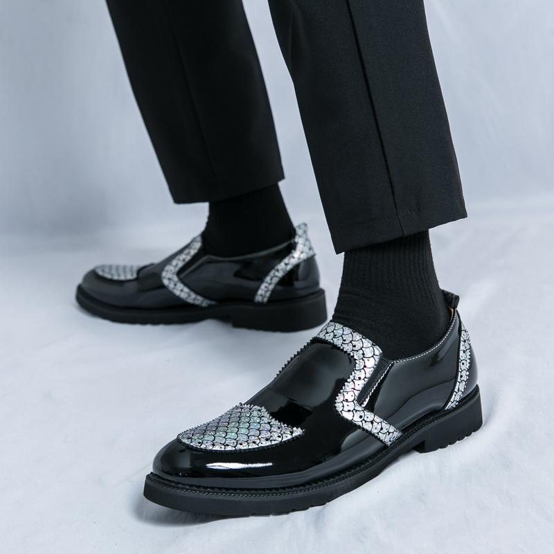 Золотые кожаные туфли для мужчин, модельные туфли, роскошные мужские туфли без застежек, модная дизайнерская обувь для вечеринок и свадеб, лакированная кожа
