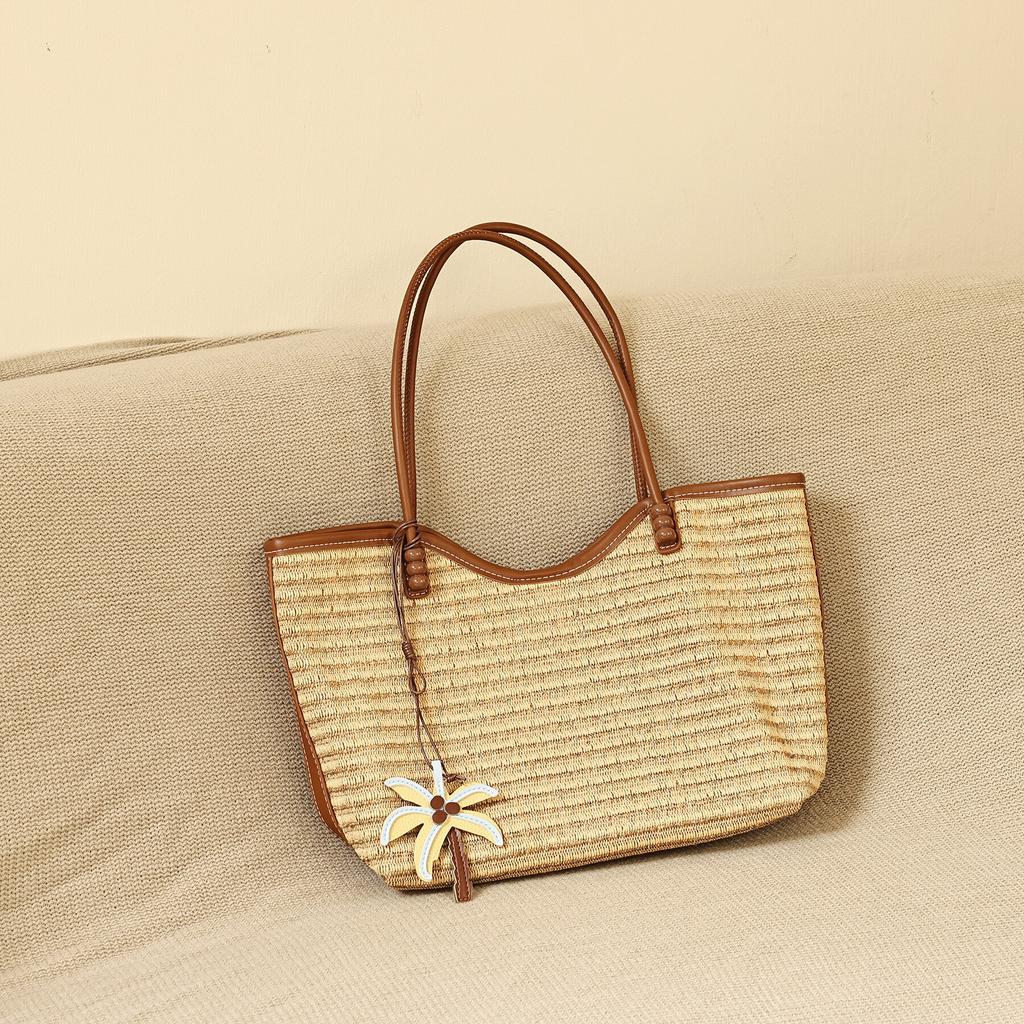 Seaside vacation style shopping bag woven hand carry grass woven bag shoulder underarm bag large capacity tote bag