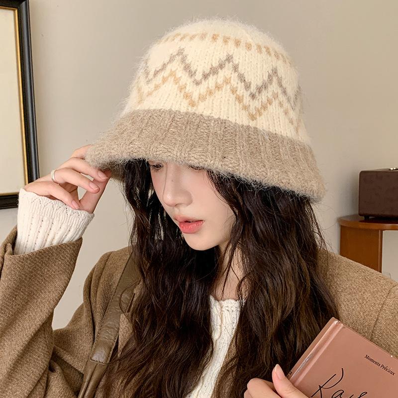 Bucket Hat Women's Autumn and Winter Light Luxury Style Versatile Bucket Hat Windproof Warmth Ear Protection Woolen Fisherman Hat