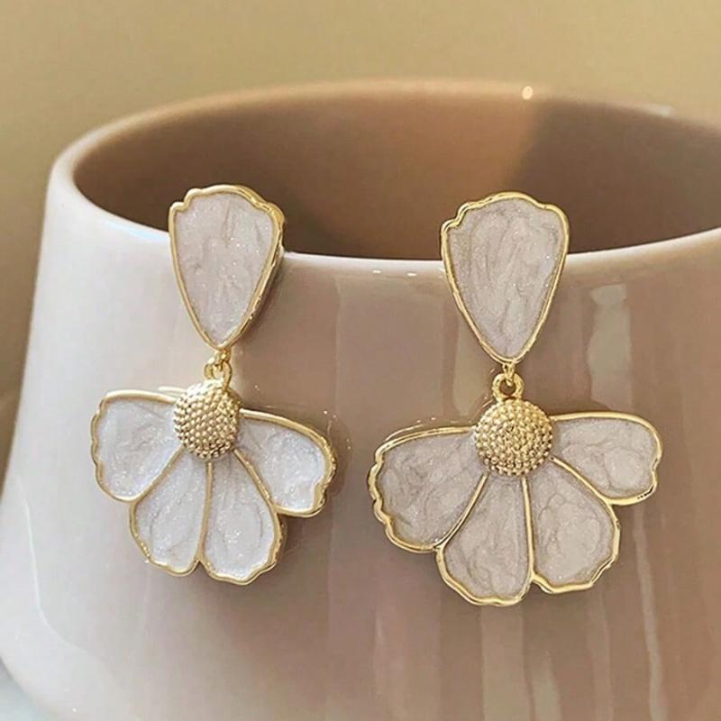 1 Pair Floral Design Fresh Earrings Suitable for Daily Matching
