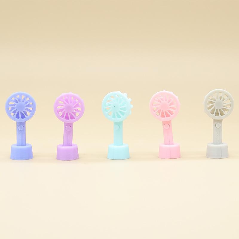 1/12 Scale Miniature Handheld Fan Simulation Dollhouse Model Realistic Prop for Hobbyist DIY Dollhouse Decor