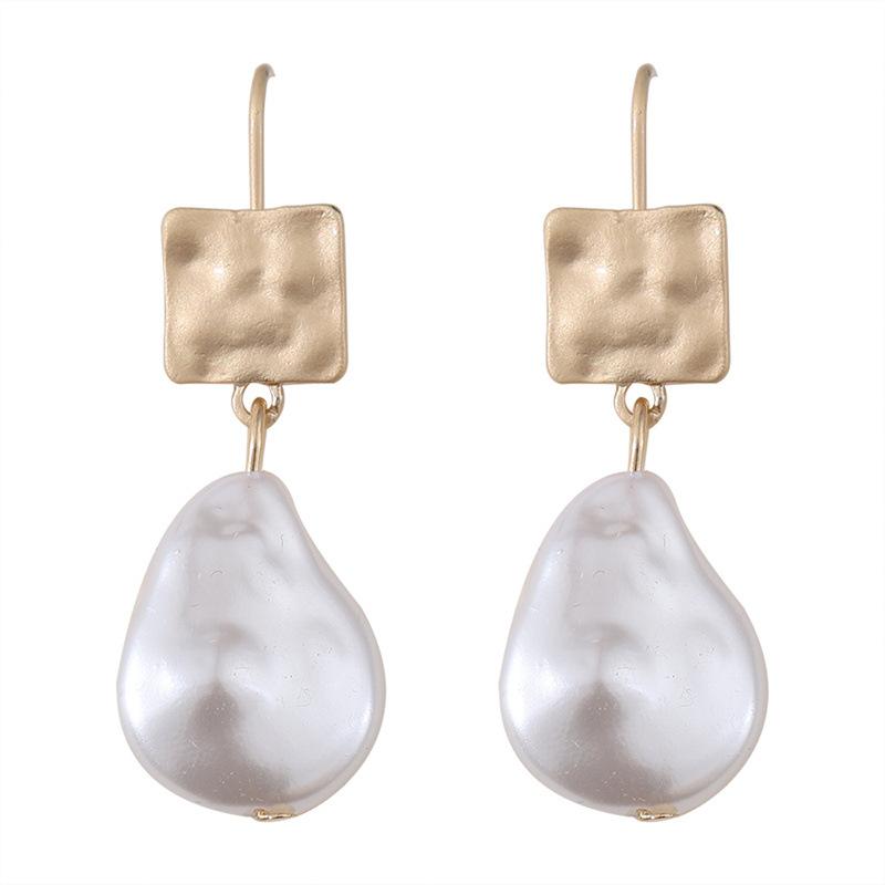 Классические модные серьги с жемчугом в стиле барокко