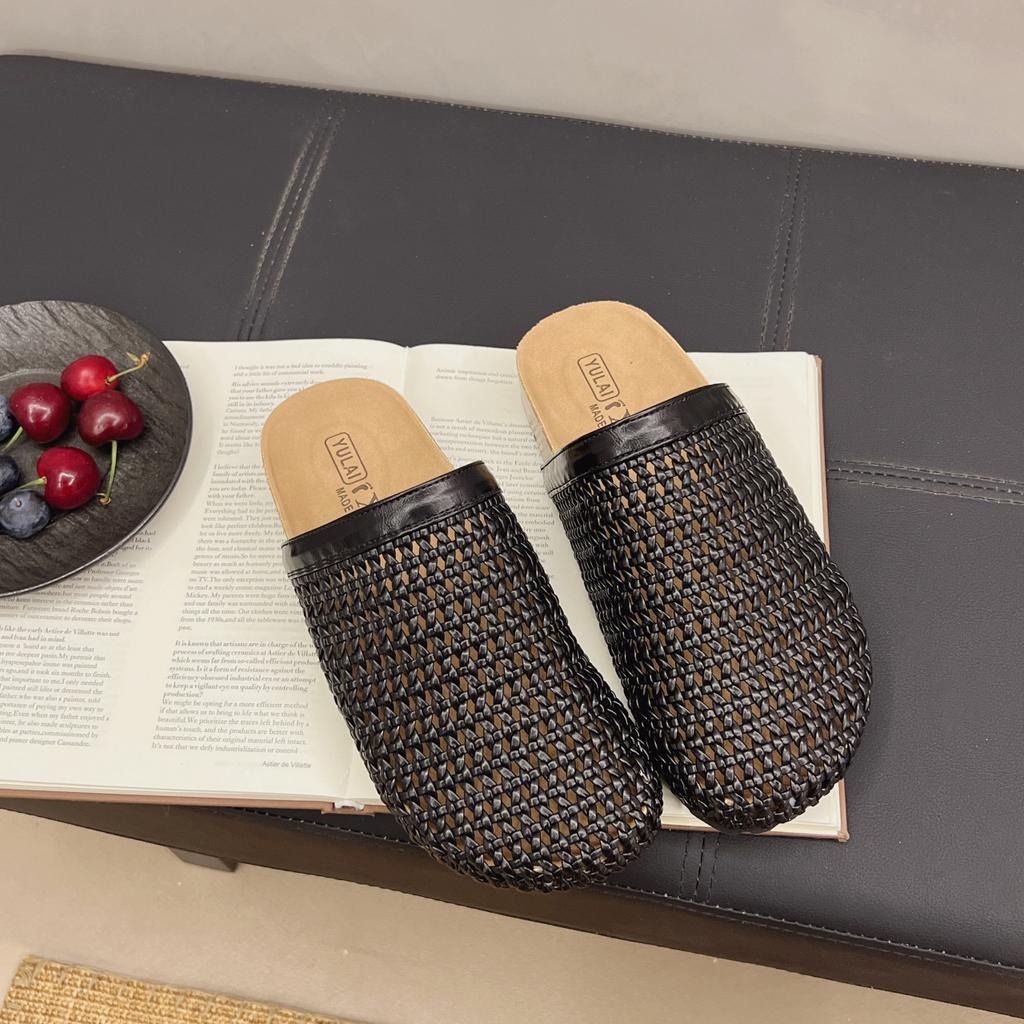 Полые дышащие универсальные 2025 модные новые женские летние пляжные крутые шлепанцы на толстой подошве с закрытым носком, полушлепанцы с одним ремешком