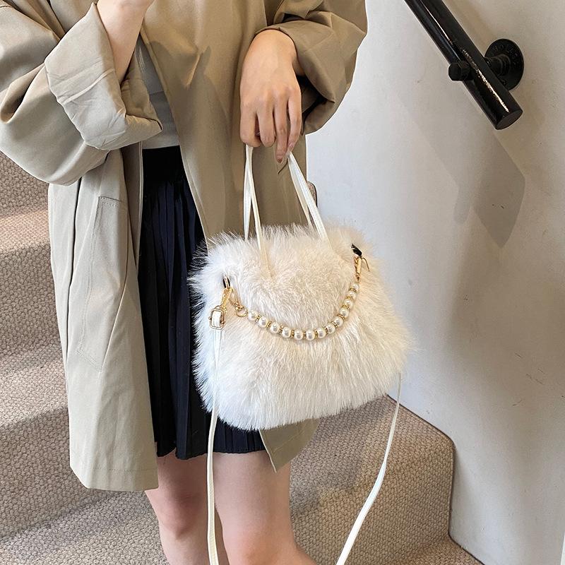 2025 Autumn and Winter New Plush Handbag Fashion Pearl Chain Messenger Bag High Value Small Square Bag