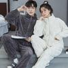 Пижама фланелевая унисекс: Плотный флисовый костюм кораллового цвета с воротником-стойкой и застежкой-молнией для пар, идеально подходит для осени и зимы.