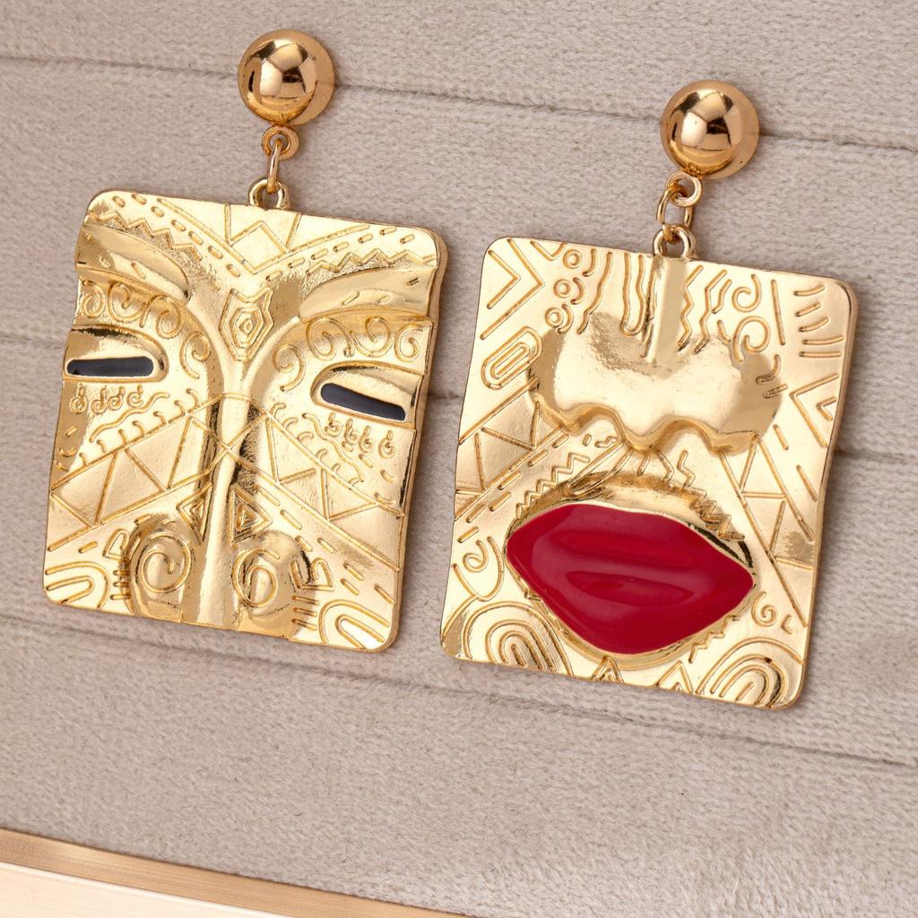 Геометрическая скульптура лица Искусство Индивидуальность Асимметричные серьги Темперамент Продвинутый смысл Выражение лица Серьги-гвоздики