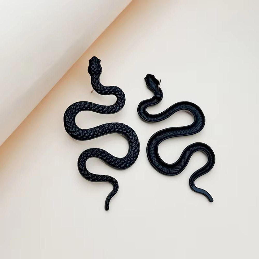 Sexy Snake Shaped Earrings Avant-garde Metal Earrings Vintage Animal Snake Stud Earrings Gifts