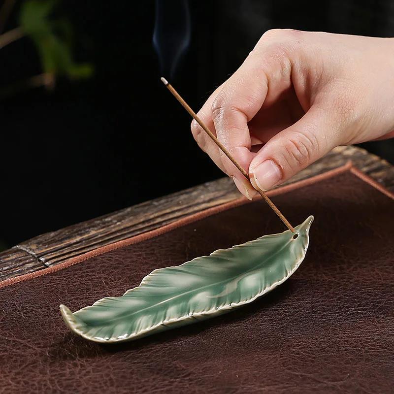 1pc Creative Ceramic Incense Sticks Burner Celadon Feather Design Suitable As A Gift for Friends and Family Tea Pet Home Decor 7