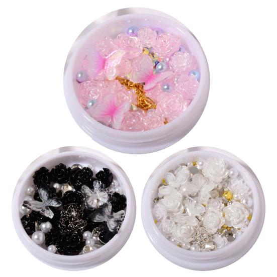 Стильный шарм для ногтей. Роскошный декор для маникюра своими руками.