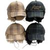 Клетчатая Утепленная Плюшевая Шапка-Ушанка для Женщин Осень-Зима Теплая и Защищающая Уши Бейсболка Подчеркивающая Лицо Маленькая Утиная Кепка