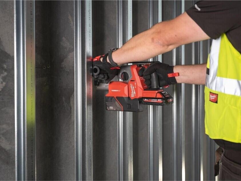 Аккумуляторный комбинированный перфоратор Milwaukee M18FHACDDE-0C