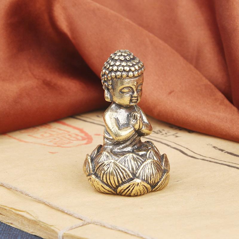Винтажный латунный настольный орнамент "Принц" Бронзовая скульптура Статуя Шакьямуни Портативный карманный Будда Антикварная Копия