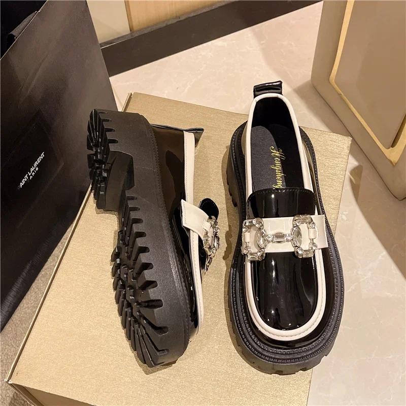 Женские лоферы в британском стиле 35-40 Круглый носок Квадратный каблук Блокировка цвета Толстая подошва Кожаная обувь Удобная обувь для通勤