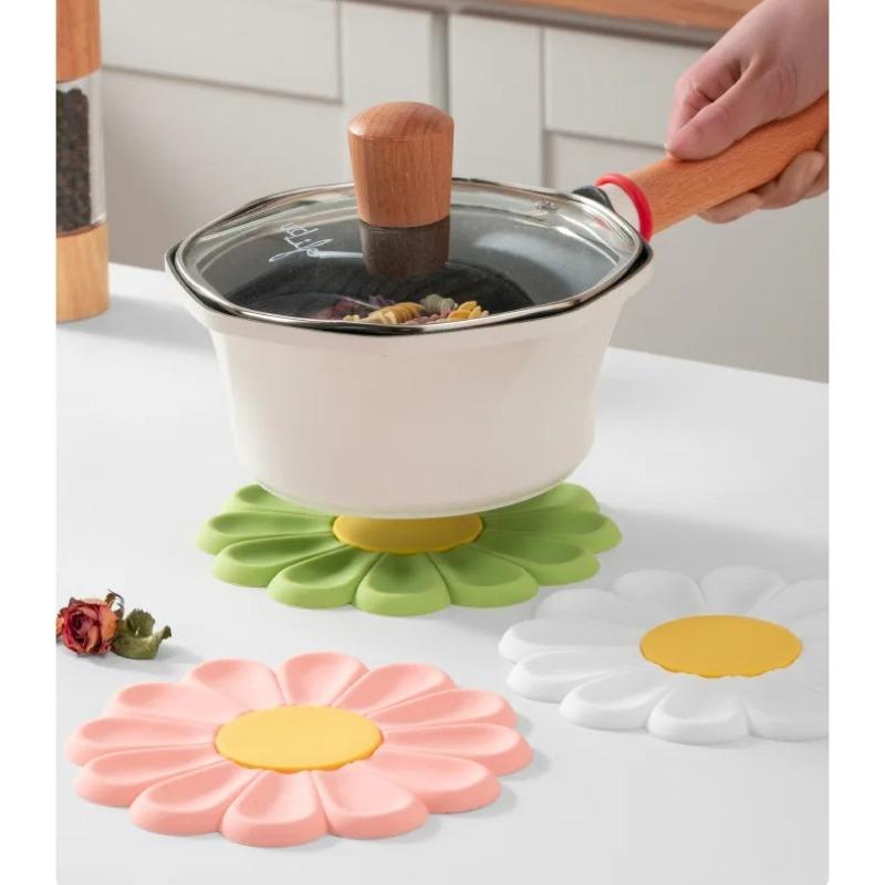 1Pcs Flower Heat Resistant Silicone Mat Drink Cup Coasters Non-slip Pot Holder Table Placemat Kitchen Accessories Coasters Pads