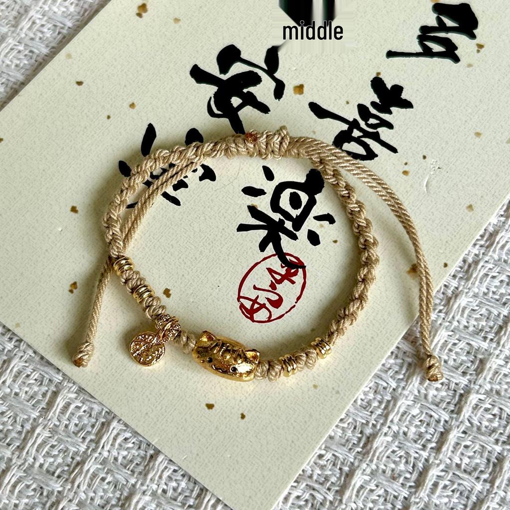 French Retro Cat Hand-Woven Bracelet: Cute Autumn Niche Design with a Light Luxury Feel