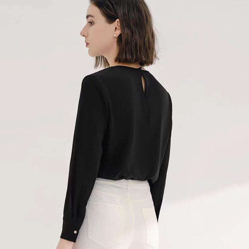 Модная элегантная женская атласная рубашка с V-образным вырезом и цепочкой, весна-осень 2025, свободного кроя, с длинным рукавом, черная офисная блузка, повседневные простые женские топы
