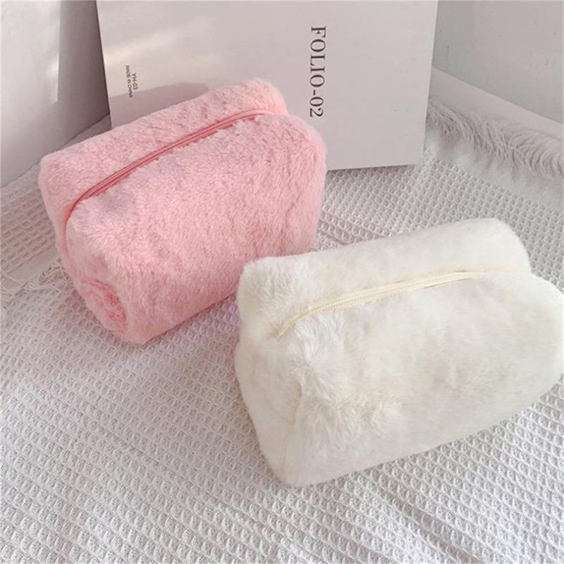 Plush Makeup Bags for Women Soft Travel Cosmetic Bag Organizer Case Young Lady Girls Make Up Case Necessaries Storage Bag