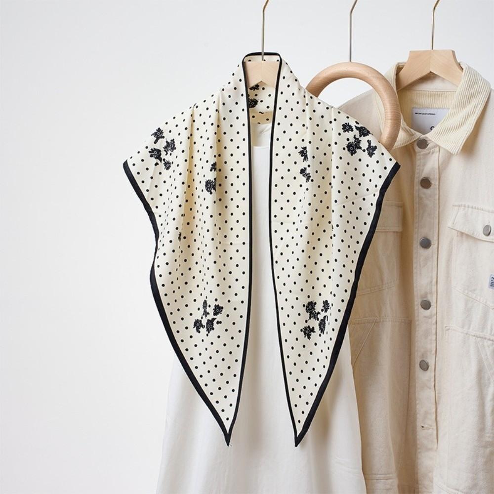 Polka Dot Daisies Scarf Advanced Shawl Trendy Hip Curtain for Women