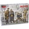 ICM 1/35 Советские солдаты (3 солдата и 1 женщина) Берлин, май 1945 Пластиковый набор 35541