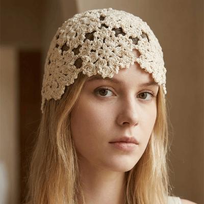 Ажурная вязаная крючком шапка-цветок Однотонные шапки-бини Шапка Милые вязаные шапки-бини Женские