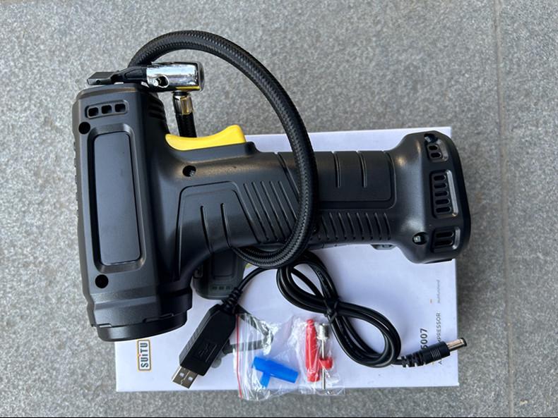 Портативный автомобильный воздушный насос с беспроводной зарядкой, интеллектуальным цифровым дисплеем и портативным дизайном — идеально подходит для домашнего использования и использования в дороге.