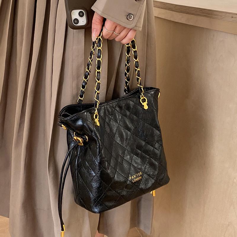 IELGY Fashionable All-Match Messenger Bag Commuter Shoulder Bucket Bag