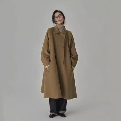 Женское шерстяное пальто средней длины 2024 года: Стиль Хепберн, утолщенный японский дизайн для осени и зимы