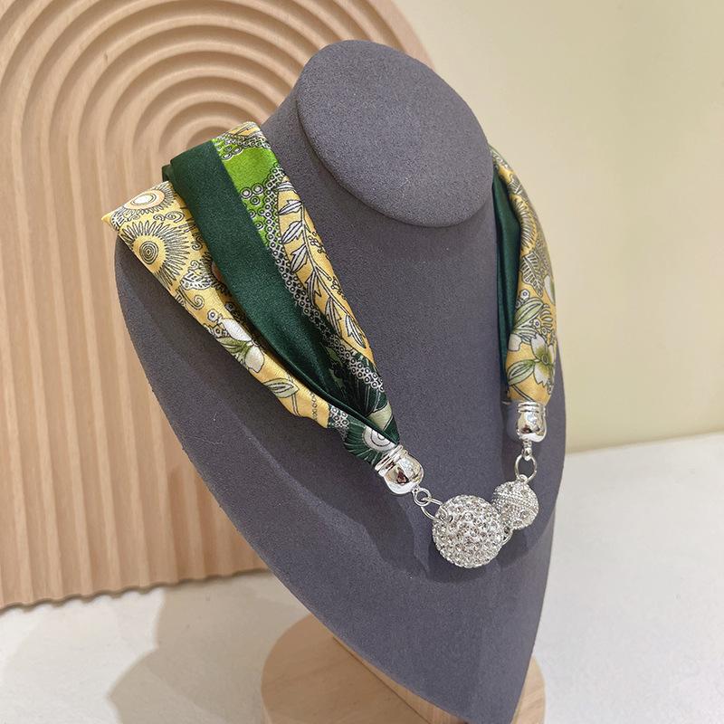 Four Seasons Available New Women's Scarf, Шарф, Магнитная пряжка, Шарф, Ожерелье, Универсальное украшение, Двойное назначение, Инкрустация бриллиантами