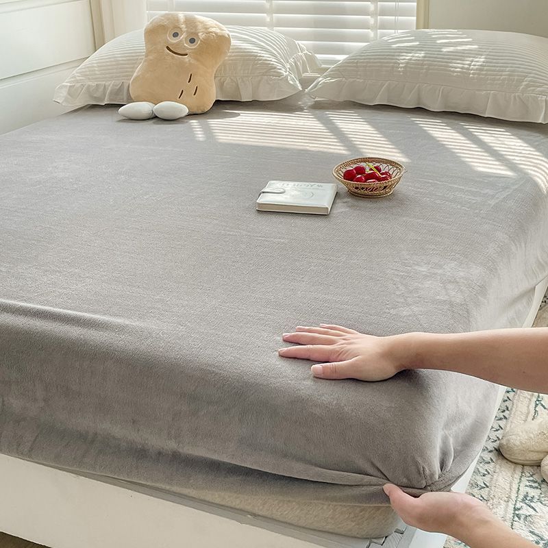 2026 Супер Теплое Мягкое Фланелевое Покрывало 25см Универсальный Наматрасник Кристальный Вельвет Простыня на Резинке Антиклещ Без Наволочки