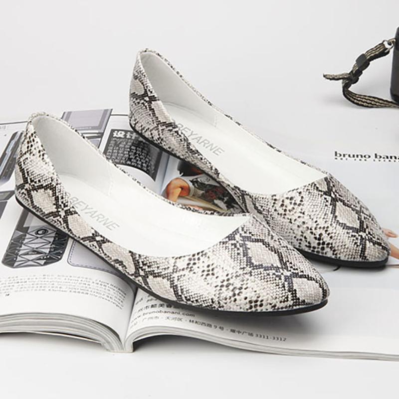 Туфли на плоской подошве с мягкой подошвой в европейском и американском стиле Туфли на плоской подошве с принтом из змеиной кожи Женская обувь