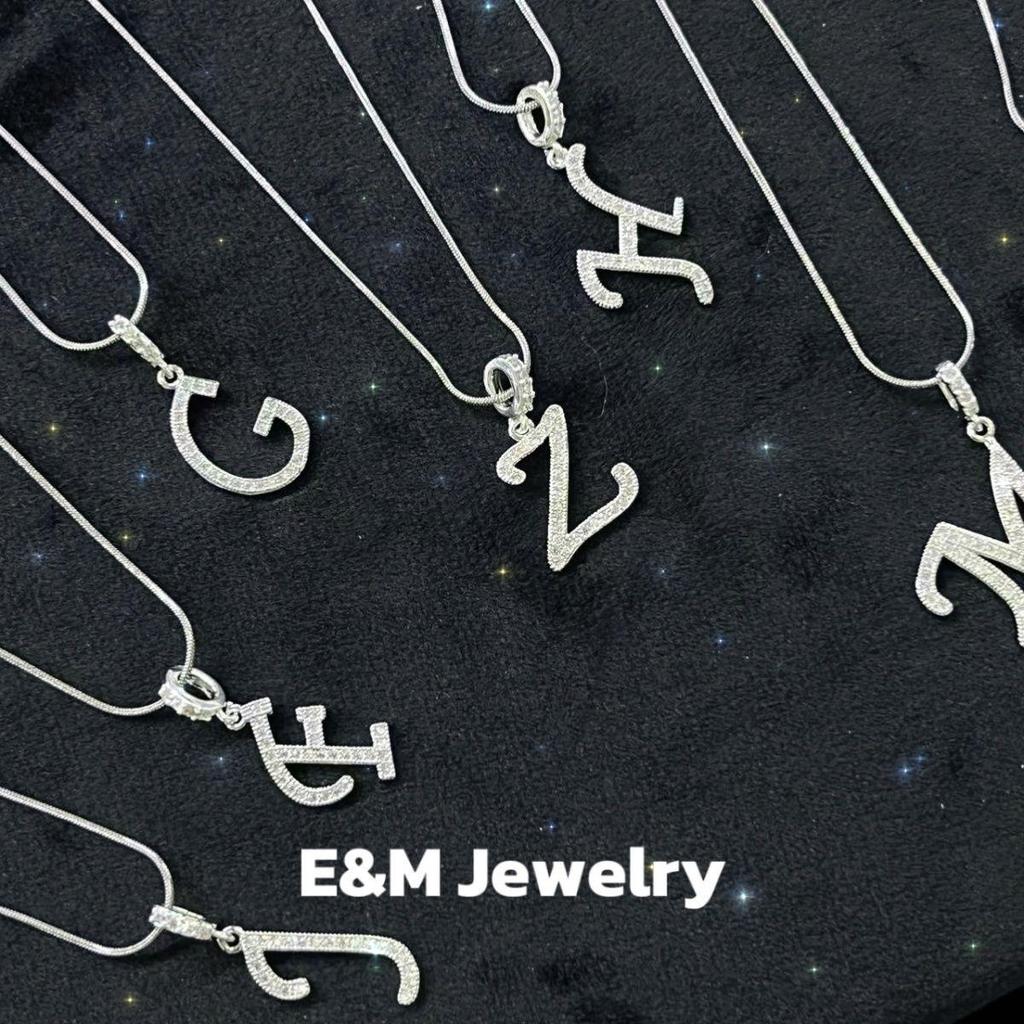 Королевский двор - Ожерелье в стиле «Дрянные девчонки» - Набор подвесок: Крест, Корона и Римская цифра, полностью покрытых цирконием - Роскошный позолоченный медный чокер для женщин