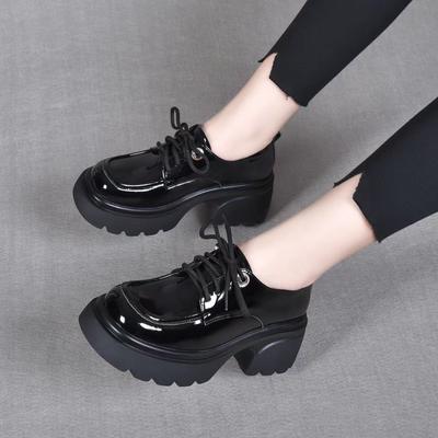Женские туфли на платформе, осень, новый академический стиль, шнуровка, маффин и черная лакированная кожа из коровьей кожи первого слоя, маленькие кожаные туфли