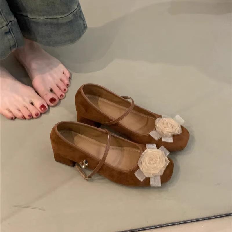 2025 spring and autumn new fashion versatile new Chinese high heels women's shoes French temperament elegant flower square