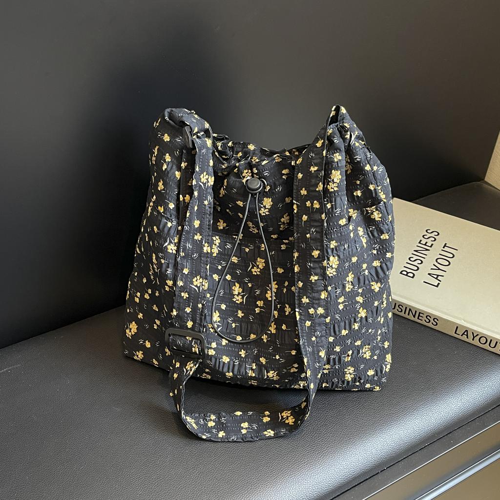 Casual Large Bag Women's Summer New Floral Canvas Bag Large Capacity Tote Bag Class Commuting Single Shoulder Crossbody Bag