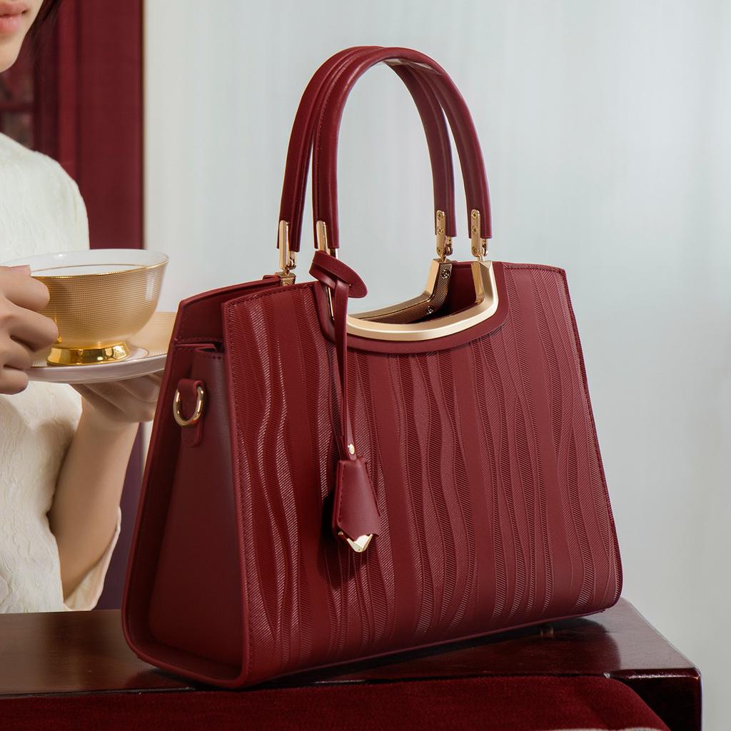 Middle-aged women's mother's bag, elegant handbag for weddings, high-end large-capacity red bag for mother-in-law at the wedding