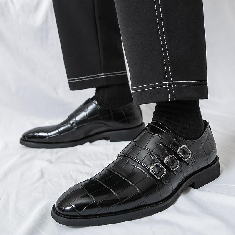 Новая британская мода Остроконечная пряжка ремня Подходящая обувь для мужчин Повседневные лоферы с ремешком-монком Формальная обувь